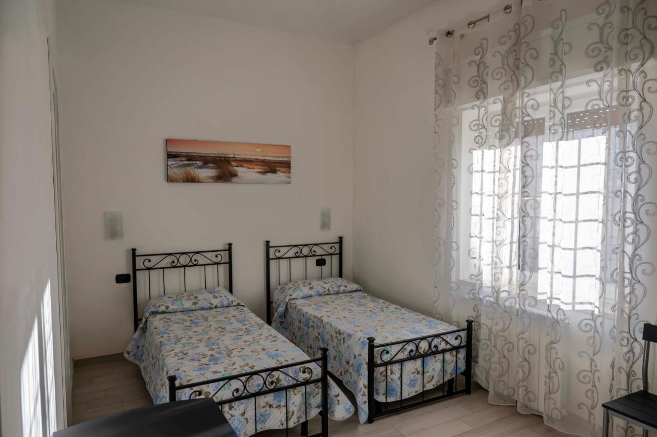 Il Giardino Dell'Eden Bed and Breakfast Acilia Exteriör bild