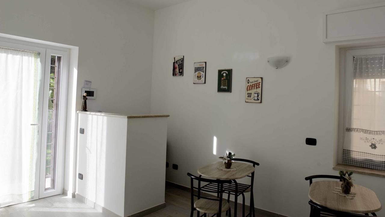 Il Giardino Dell'Eden Bed and Breakfast Acilia Exteriör bild