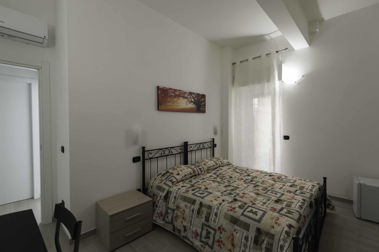 Il Giardino Dell'Eden Bed and Breakfast Acilia Exteriör bild