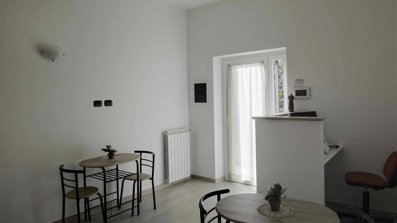 Il Giardino Dell'Eden Bed and Breakfast Acilia Exteriör bild