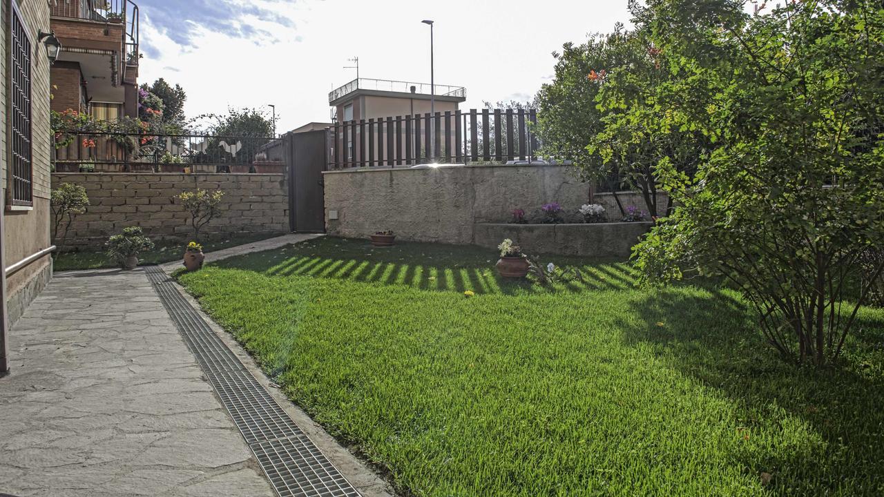 Il Giardino Dell'Eden Bed and Breakfast Acilia Exteriör bild