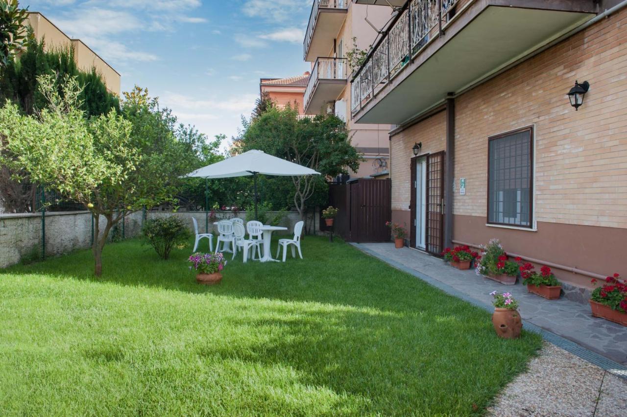 Il Giardino Dell'Eden Bed and Breakfast Acilia Exteriör bild